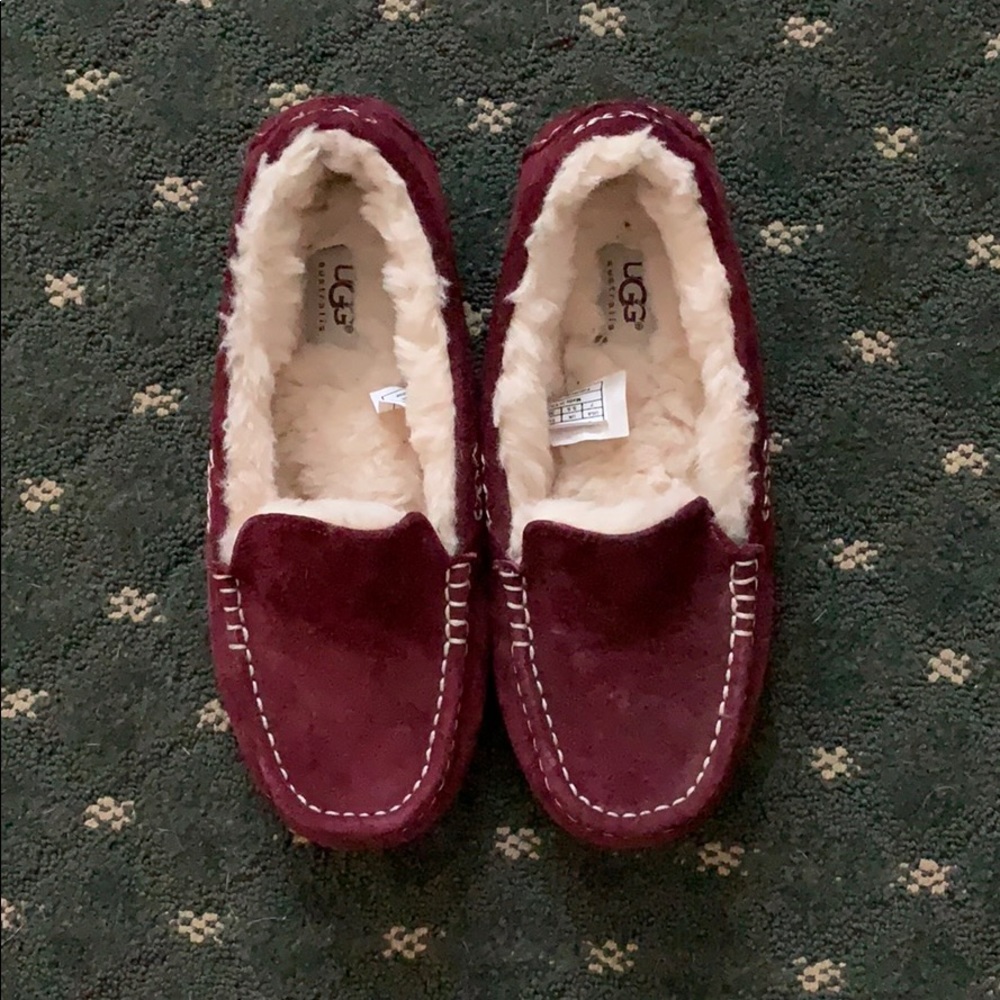 ❤️UGG BURGUNDY LOAFERS❤️